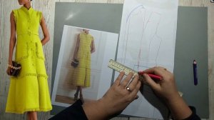 Моделирование. Платье из ткани с бахромой. Цельнокроеный воротник с застежкой. Выкройка № 1929.