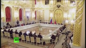 Президент по Конституции не орган власти. У Путина есть только влияние и ручное управление.