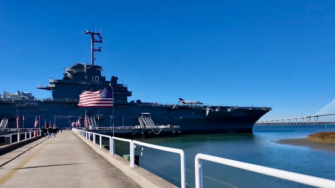 Настоящий авианосец времён Второй мировой войны. USS «Йорктаун» сегодня. смотреть онлайн