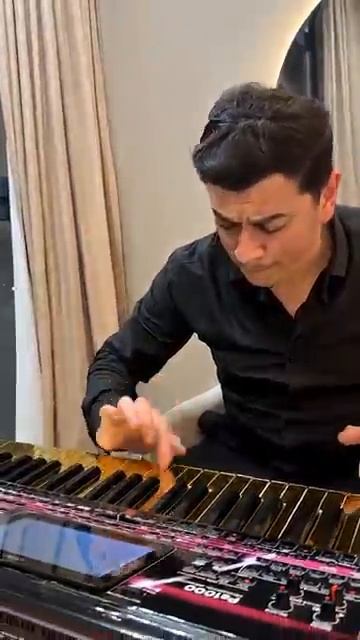 Сакит Самедов-Mehebbet yalan deyil смотреть онлайн