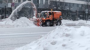 Новая волна снега: как ликвидируют последствия сильнейшего за полвека снегопада