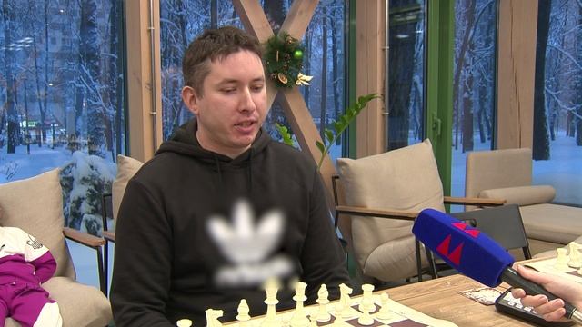 Турнир в клубе «Шахматория» объединил почти 20 любителей быстрых шахмат смотреть онлайн