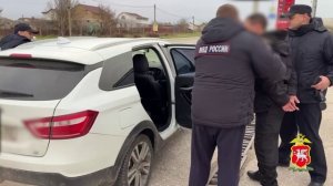 В Крыму полицией по горячим следам раскрыт дерзкий угон иномарки 43-летним мужчиной у автоледи