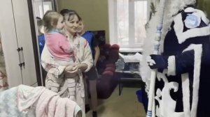 Добровольцы Гумкорпуса Югры навестили детей в Енакиево