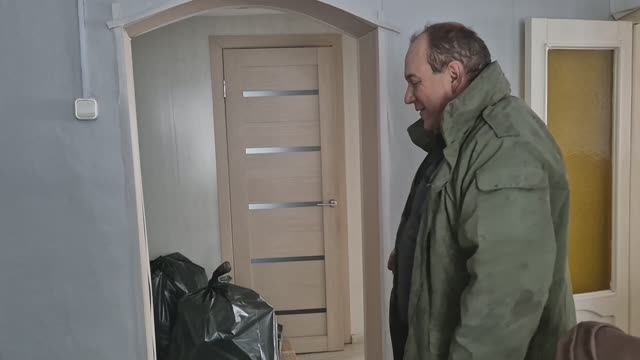 зачем мне врать/ я собрала 2 мешка и все на этом/ еда везде и за диваном/ вареники с творогом смотреть онлайн