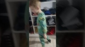 как сын одевается на горку