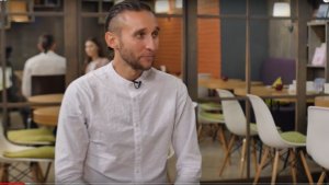 Дмитрий Лапшинов - праноед Кадр из жизни