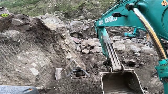 Строительство, экскаватор копает песок смотреть онлайн