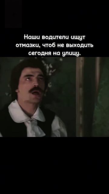 Погода в этом году решила быть максимально зимней — Москву накрыл сильный снегопад смотреть онлайн