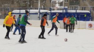 Футбол на льду