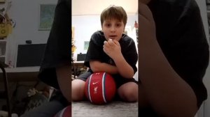 отвечаю на вопросы и выполняю задания