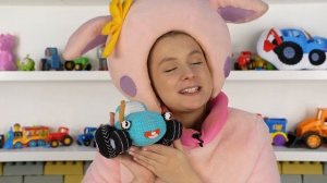 СПАСИТЕ! Болит живот у Крокозябры! Играем в доктора с малышами - КуКуPlay