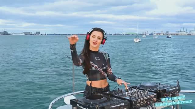 Korolova – The Sound of Ultra Miami  Sundown Set смотреть онлайн