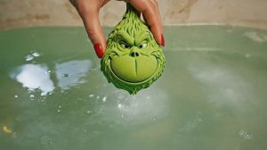 КЛАССНЫЕ НОВОГОДНИЕ БОМБОЧКИ АСМР! САНТА КЛАУС И ГРИНЧ В ВАННОЙ! БОМБОЧКИ ДЛЯ ВАННОЙ рЕАКЦИЯ АСМР