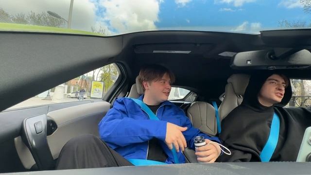 Показываю как живут БЛОГЕРЫ! →
👤 #САНЯ_МОНТАЖНИК → смотреть онлайн