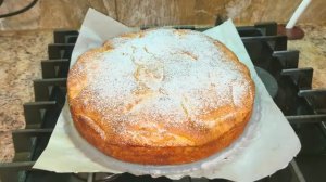 Яблочный пирог (шарлотка) - быстро и вкусно.