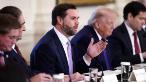 WSJ сообщила о призыве Вэнса к Трампу вести диалог с Ираном