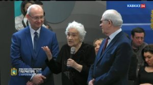 Губернатор вручил медаль легенде ставропольского радиовещания Эмме Каравинской