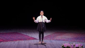 Дербентдин аялри Етим Эминан шиирар  кIелзава.