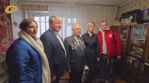 ВЕТЕРАНОВ ВОВ ПОЗДРАВИЛИ С НАСТУПАЮЩИМИ ПРАЗДНИКАМИ