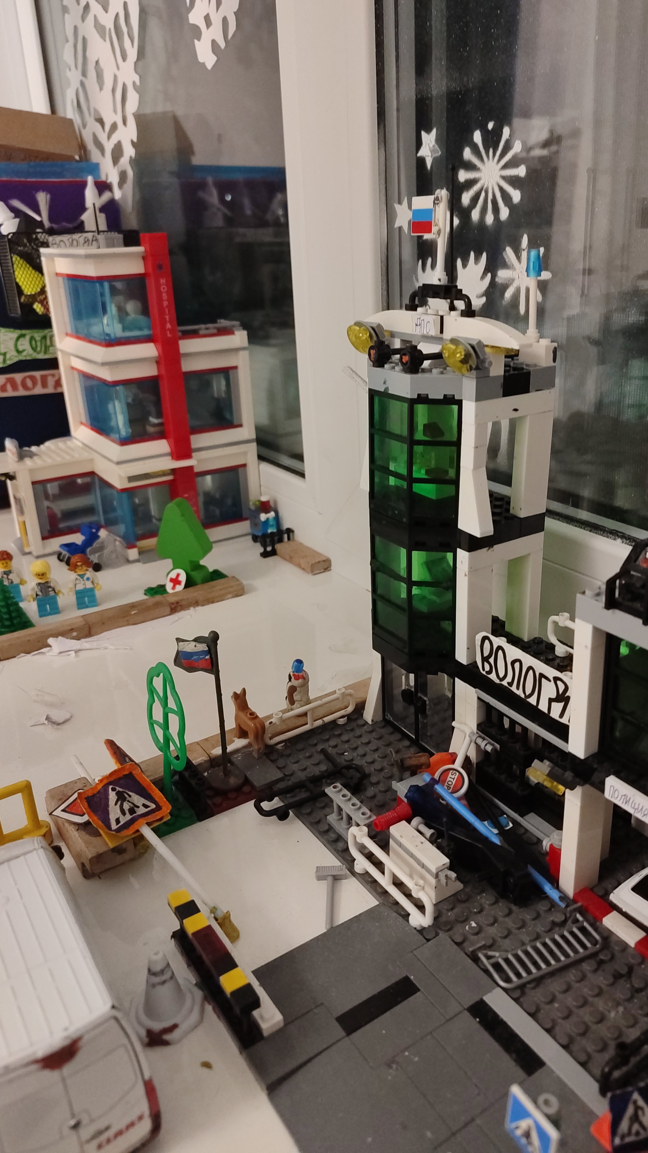 ВОТ ЧТО СЛУЧИЛОСЬ КОГДА Я ПОСТРОИЛ ПОЛИЦИЮ И БОЛЬНИЦУ РЯДОМ С ДРУГ ДРУГОМ 😐 смотреть онлайн