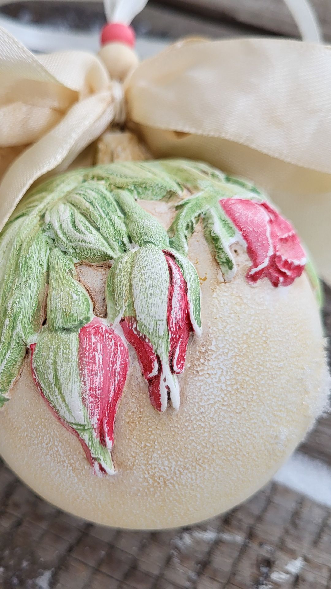 Сделала ШАРИК в стиле ШЕББИ ШИК! Скоро будет МК! #елочнаяигрушка #шарикнаелку #шеббишик смотреть онлайн