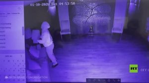 الولايات المتحدة.. كاميرا المراقبة ترصد مشتبها به يضرم النار في كنيس "بيت إسرائيل" بولاية ميسيسيبي