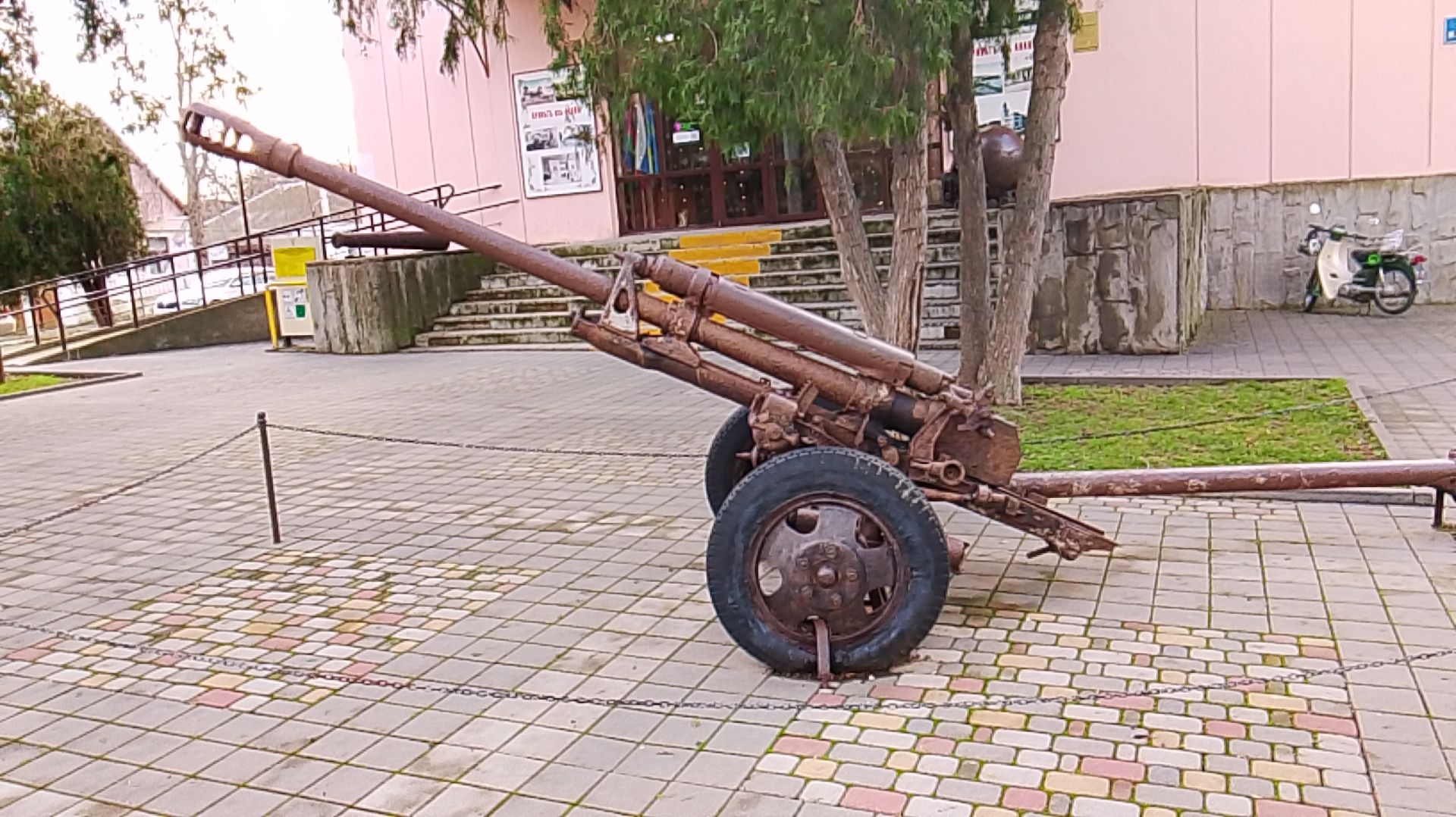 «Экспонат Пушка в Анапе» 📢 смотреть онлайн