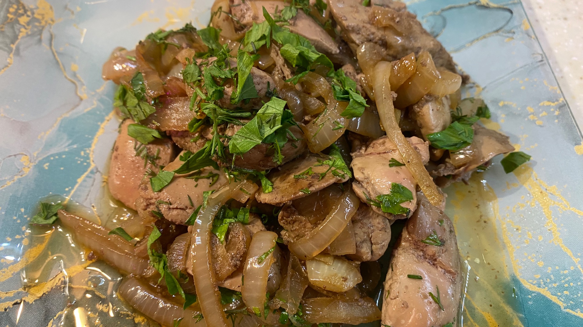 Жареная утиная печень с луком смотреть онлайн