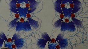 dreamina-2025-12-03-9753-Круглые объекты вращаются по часовой стр...