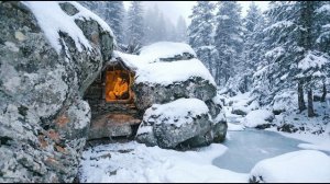 Создал уютное укрытие в пещере зимой. Бушкрафт