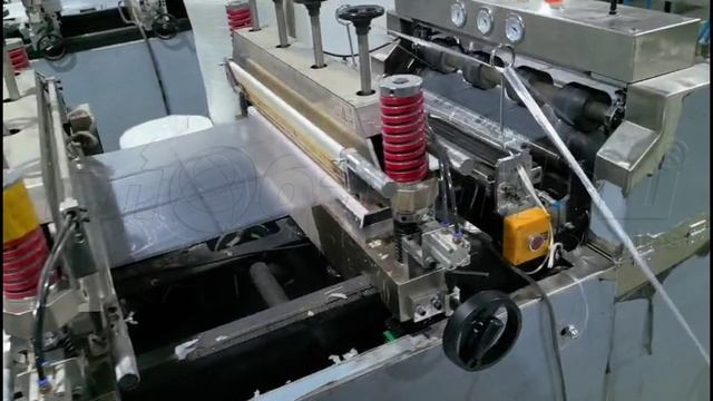 Станок для изготовления вакуумных пакетов пакетов с трехсторонней запайкой