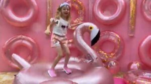 Настя - Тебя поздравит Настя - песня для детей Official Video [get.gt]