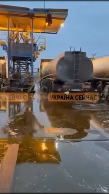 Реки подсолнечного масла в порту "Южный" Одесской обл смотреть онлайн