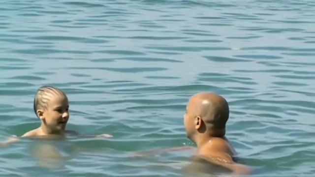 2010г. Сочи, учу плавать! от нейросети! смотреть онлайн