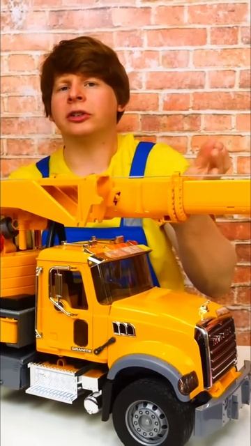 Автокран не выдержал нагрузку!  #машинки #игрушки #видеодлядетей смотреть онлайн