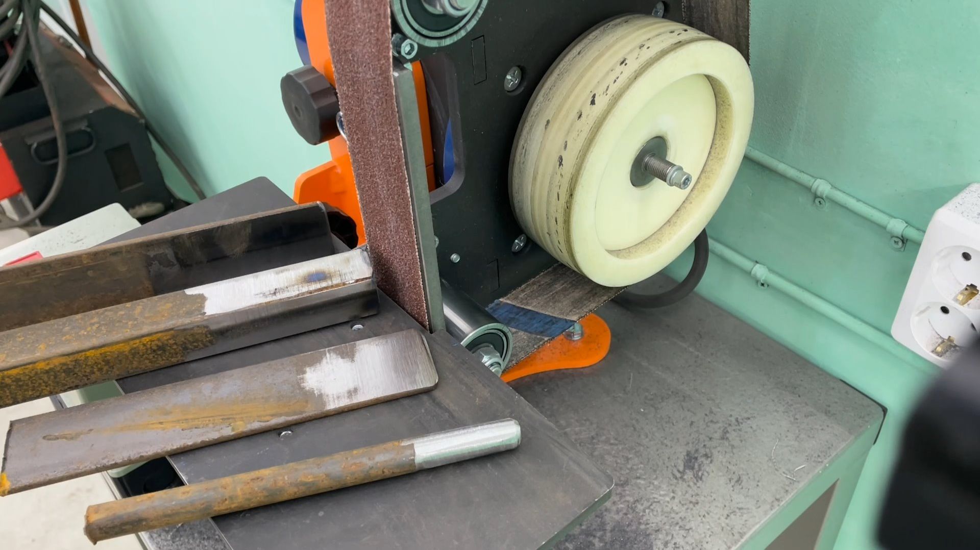 Ленточно- шлифовальный станок (гриндер) «Спутник»