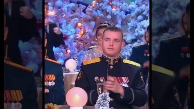 Старый Новый год стучится В вашу дверь... Волшебство может случиться... Отворяй скорей... смотреть онлайн