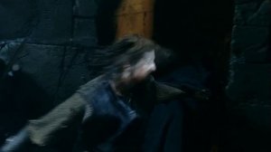 Властелин колец - Две крепости.Гимли и Арагорн защищают ворота.