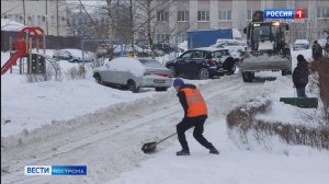 Некоторые управляющие компании в Костроме только-только приступили к уборке снега во дворах