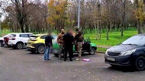 В Мариуполе за государственную измену задержан 17-летний местный житель.