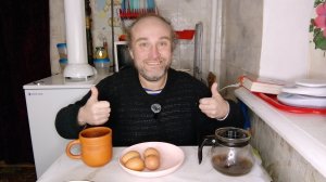 ужин с Рыжулей. отварные куриные яйца с кетчупом. мукбанг. обжор. еда на камеру. диета. шизофрения.