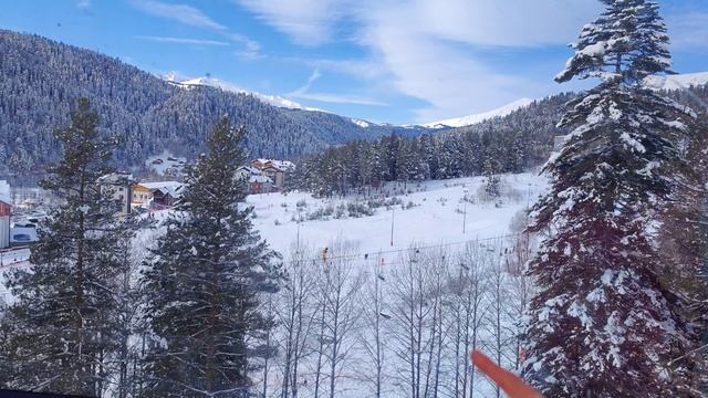 Архыз горнолыжка, спуск на подъемнике с  млечного пути на подьемнике 7ч 2026 смотреть онлайн