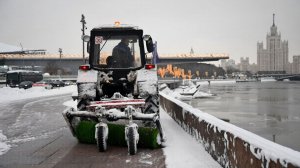 Мобилизация всех коммунальных служб проводится в Москве в связи с сильнейшим снегопадом в столице