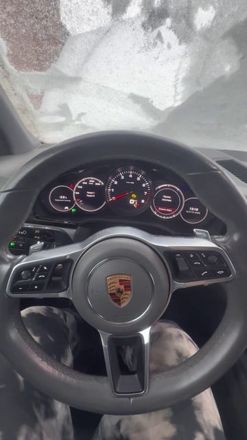 Этот Porsche Cayenne сломался. Инстересная неисправность  машины смотреть онлайн