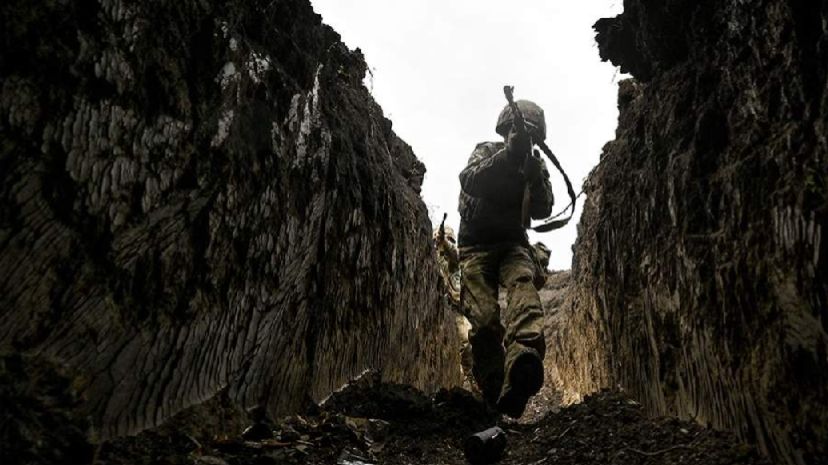 ВС РФ уничтожили боевиков ВСУ с флагом Украины в Красноармейске смотреть онлайн