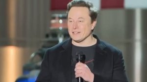 Elon Mask says his goal is to make Star Trek real