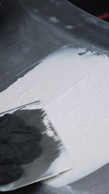 1050 SNOWFLAKE полиэфирная шпатлёвка со стекловолокном от Boomer