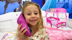 Настя и её новая кровать-карета для принцессы