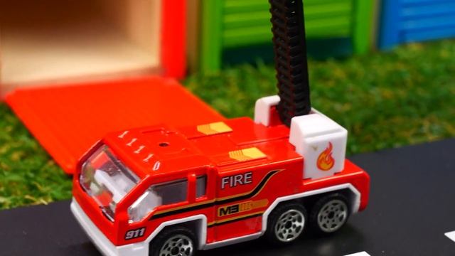 Игрушки Герои в Масках на ферме: узнаем, как молоко попадает в магазин! смотреть онлайн